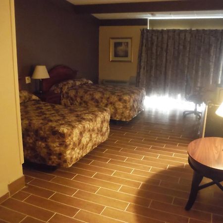 Budgetel Inn & Suites Hotel Grand Rapids Room photo