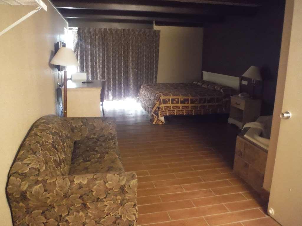 Budgetel Inn & Suites Hotel Grand Rapids Room photo