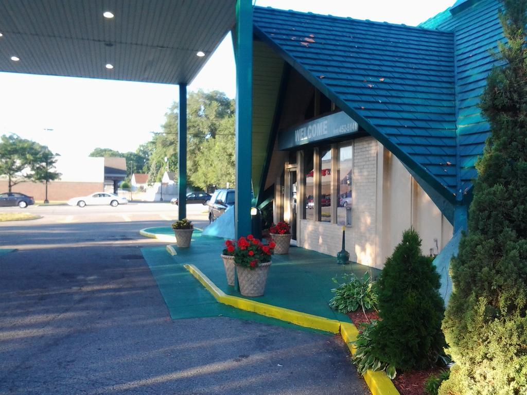 Budgetel Inn & Suites Hotel Grand Rapids Exterior photo
