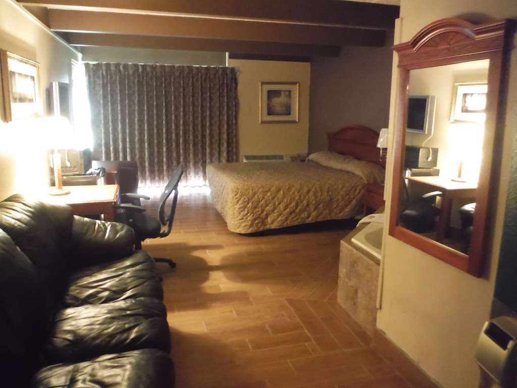 Budgetel Inn & Suites Hotel Grand Rapids Room photo